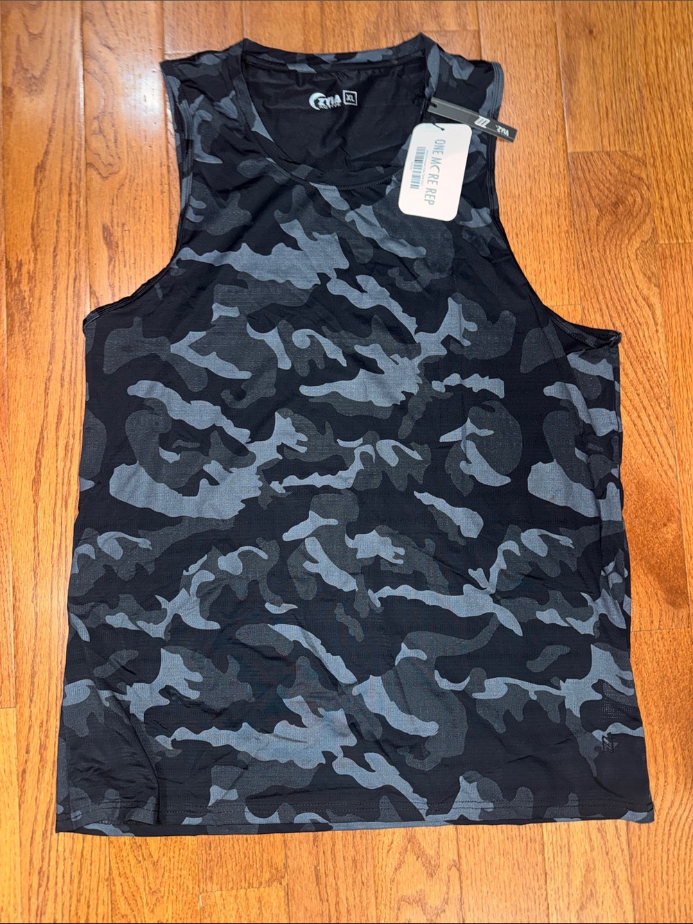Zyia active men’s  Black & Gray Camo Tank Top